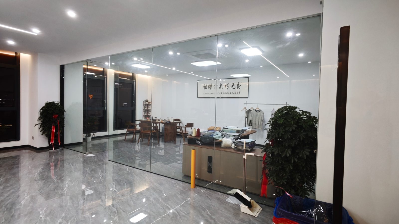 嘉兴越己服饰企业图片