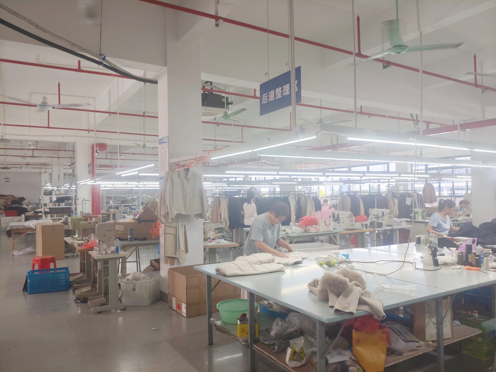 桐乡市珊彩服饰有限公司企业图片