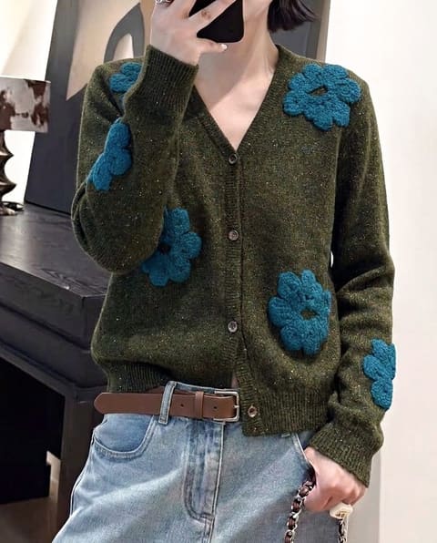 货号2626618 牦牛绒绣花v领开衫大花 第 4 张