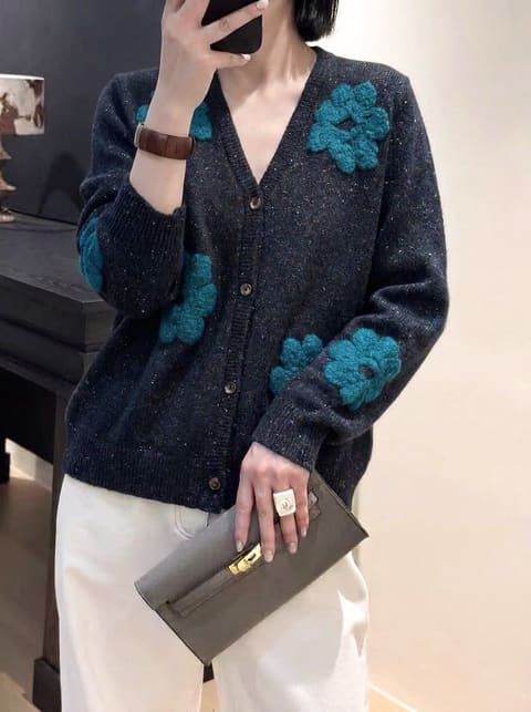 货号2626618 牦牛绒绣花v领开衫大花 第 5 张