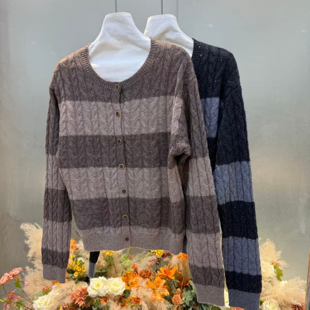 货号2626607 牦牛绒拼色圆领开衫_嘉兴明臻禧服饰有限公司