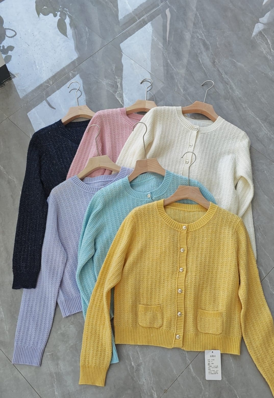 31096 丝羊绒珠片圆领开衫 M L XL_嘉兴越己服饰