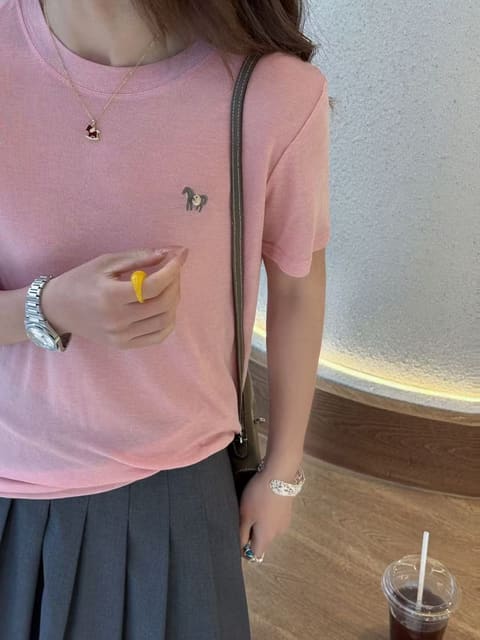 9503刺绣小马贝壳扣圆领短袖 第 8 张